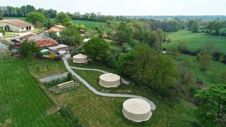Aux Yourtes de La Fabrique Saint-Florent-des-Bois Extérieur photo